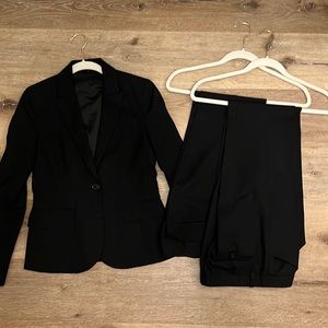 Theory Black Suit, size X-Small/0